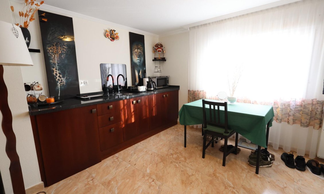 Resale - Villa -
Torrevieja - Costa Blanca