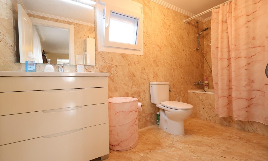 Resale - Villa -
Torrevieja - Costa Blanca