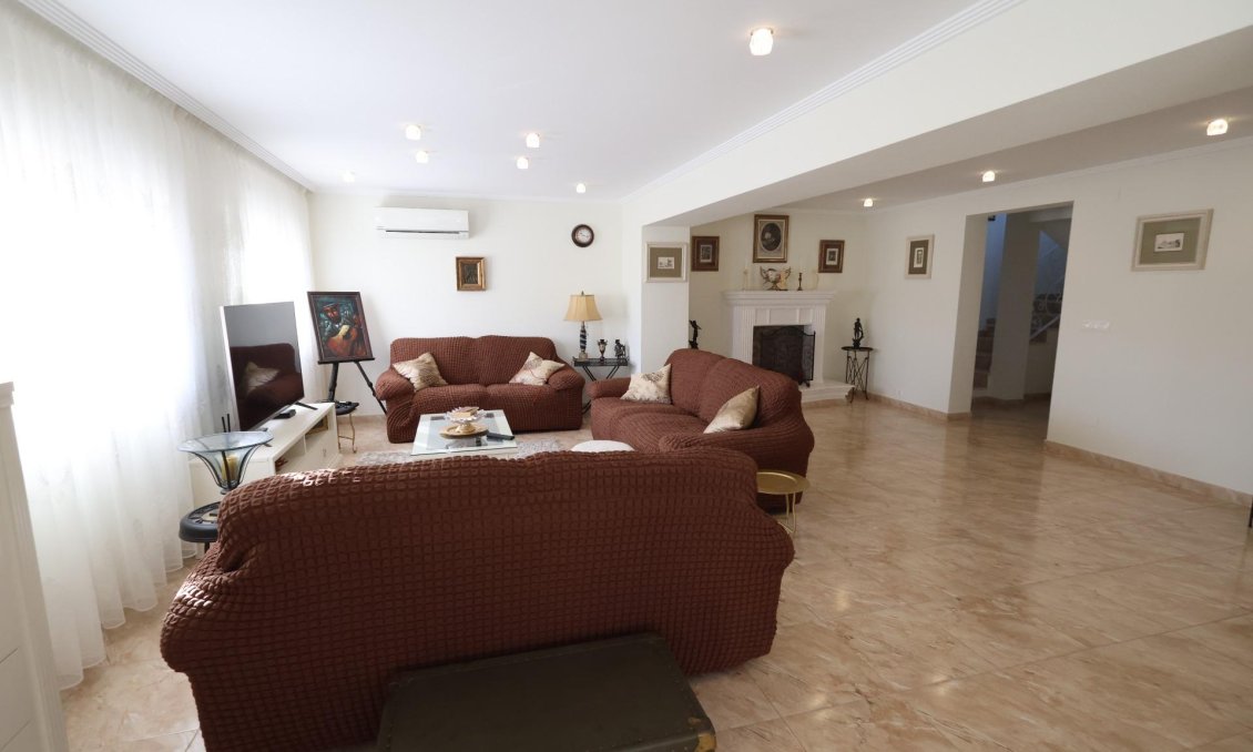 Resale - Villa -
Torrevieja - Costa Blanca