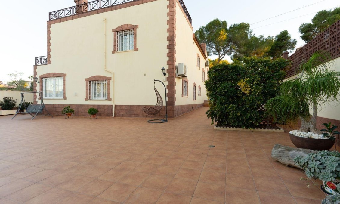 Resale - Villa -
Torrevieja - Los Balcones - Los Altos del Edén