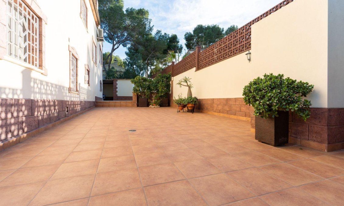 Resale - Villa -
Torrevieja - Los Balcones - Los Altos del Edén
