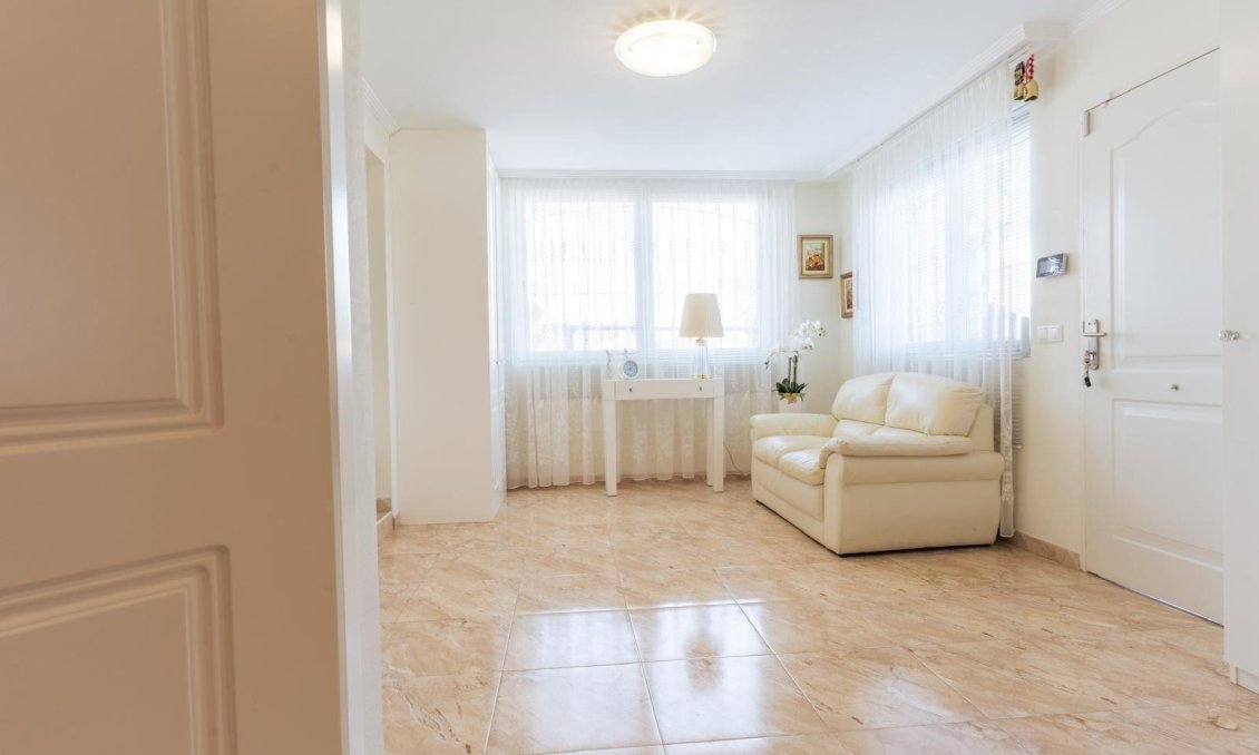 Resale - Villa -
Torrevieja - Los Balcones - Los Altos del Edén