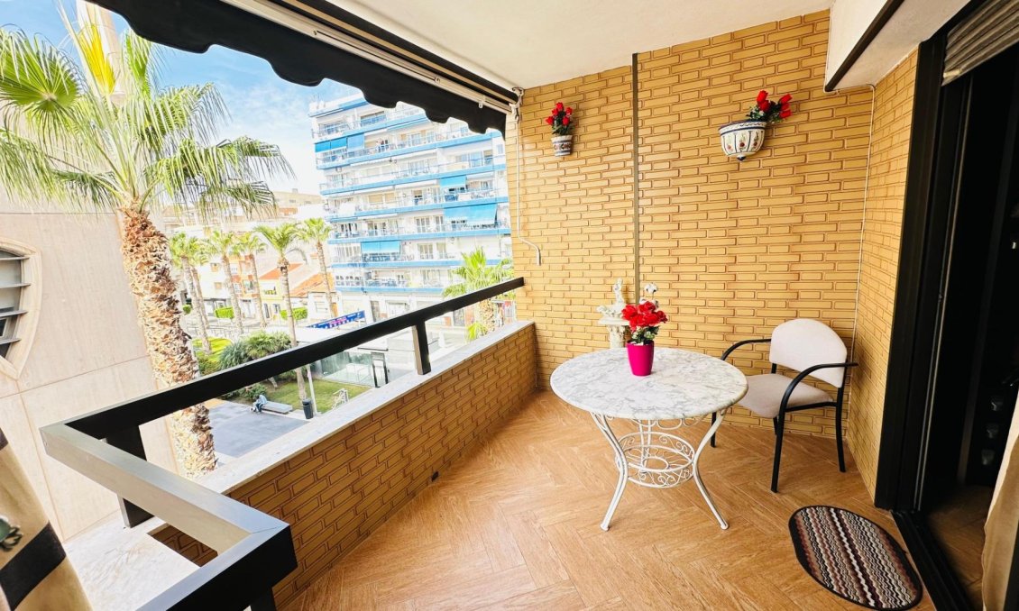 Wiederverkauf - Wohnung -
Torrevieja - Centro