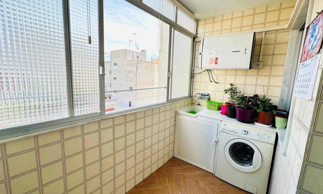 Wiederverkauf - Wohnung -
Torrevieja - Centro