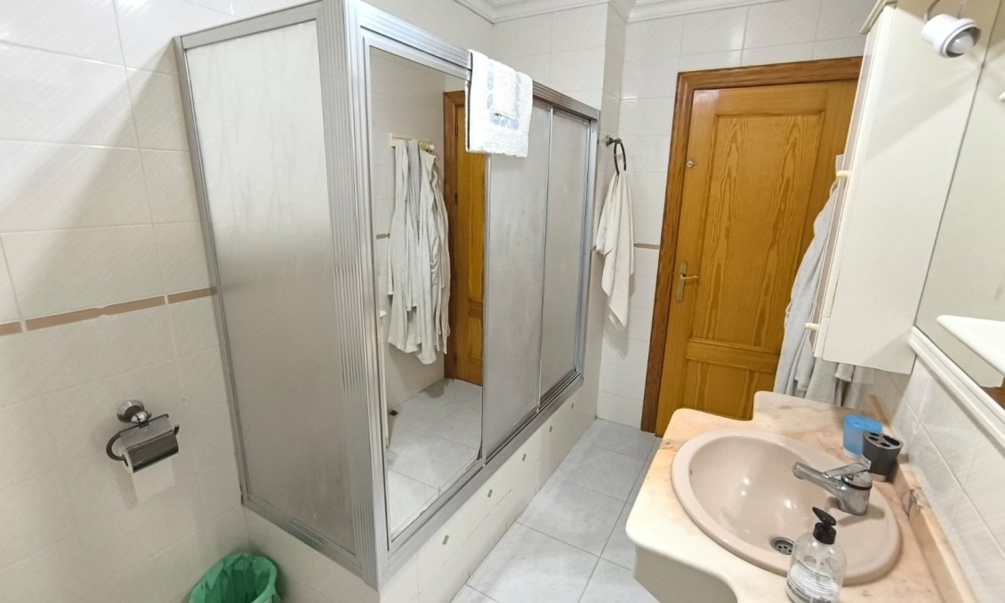 Revente - Villa -
Yecla - Inland