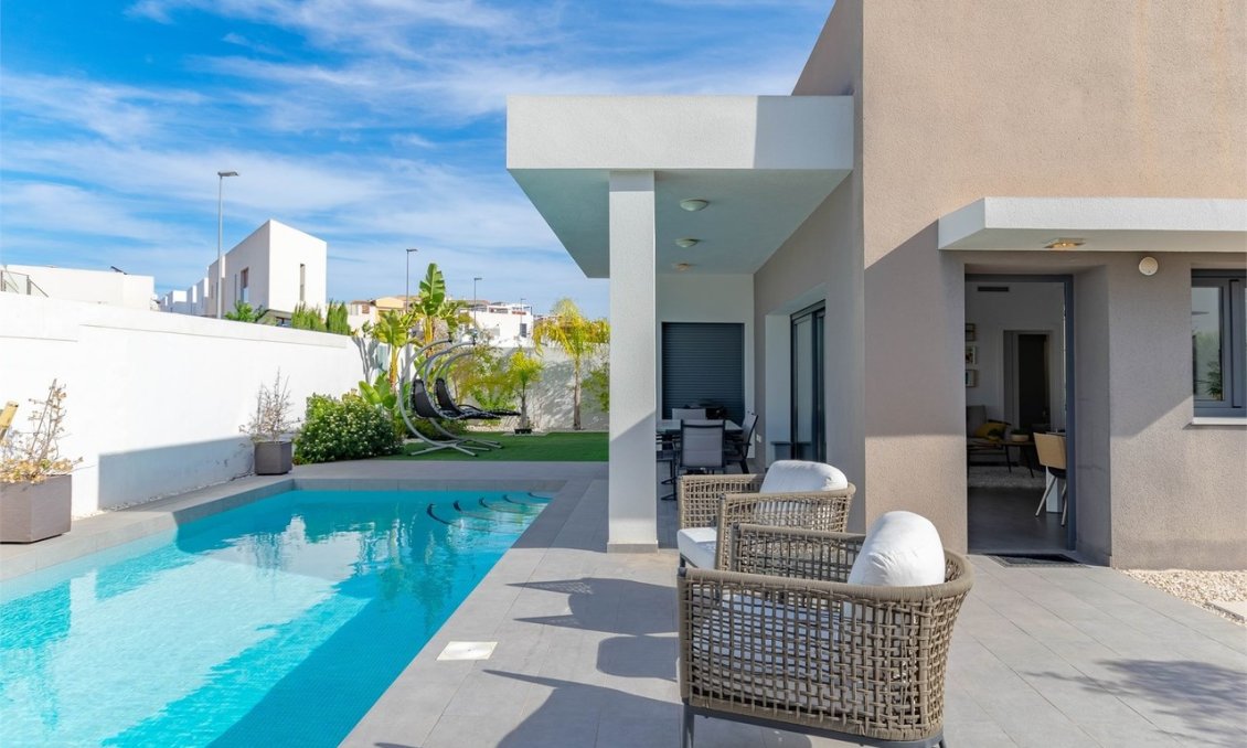 Resale - Villa -
Benijofar - Costa Blanca