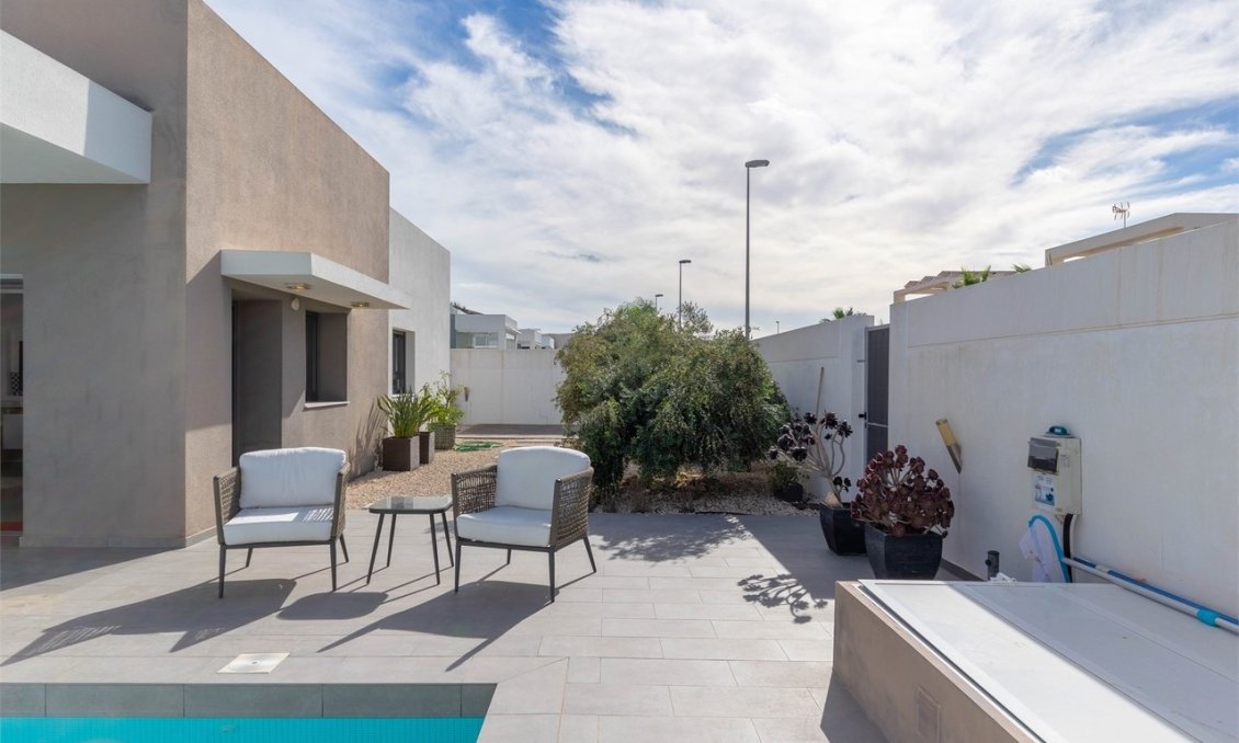 Resale - Villa -
Benijofar - Costa Blanca