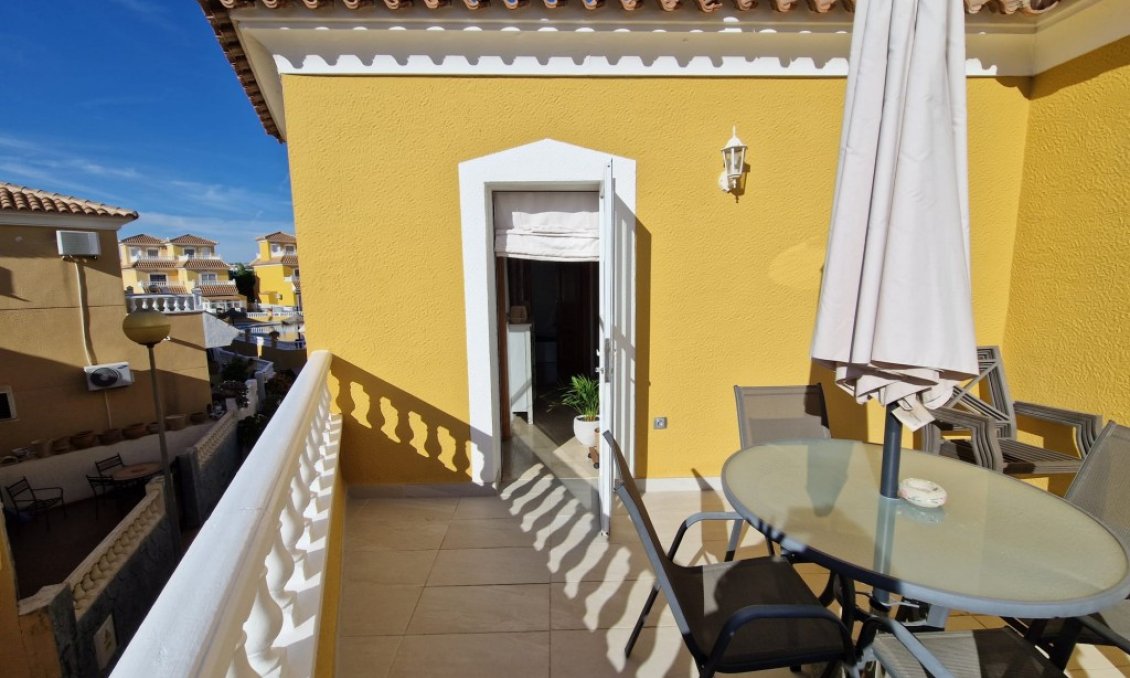 Resale - Duplex -
Playa Flamenca - Costa Blanca