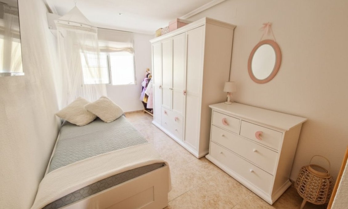 Resale - Duplex -
Playa Flamenca - Costa Blanca