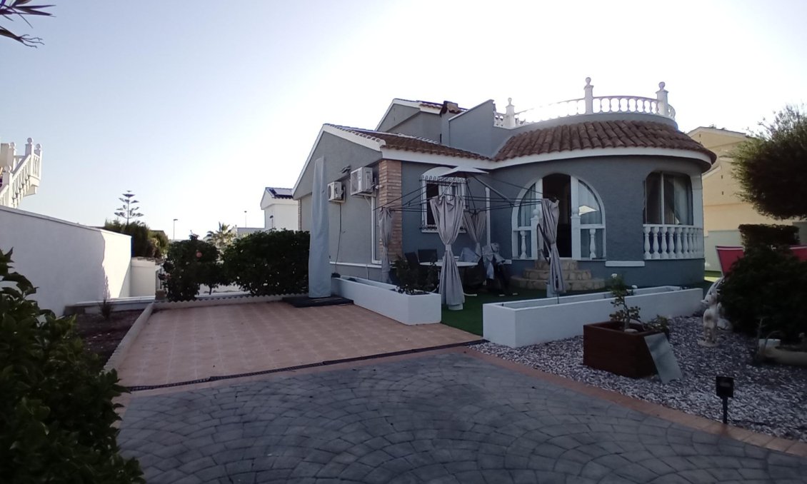 Resale - Villa -
Mazarron - Camposol
