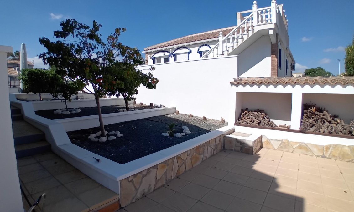 Resale - Villa -
Mazarron - Camposol