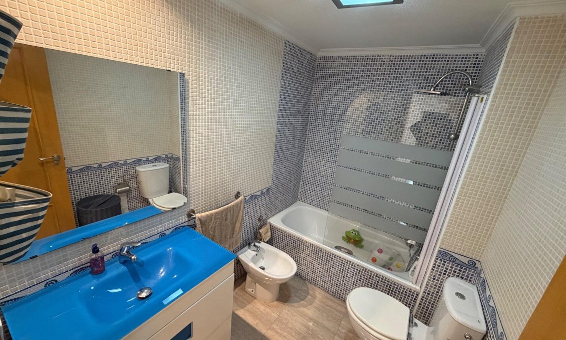 Resale - Apartment -
Torrevieja - Centro