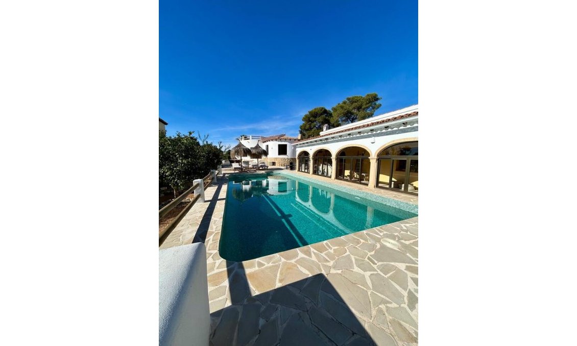 Resale - Villa -
Jávea - Costa Blanca