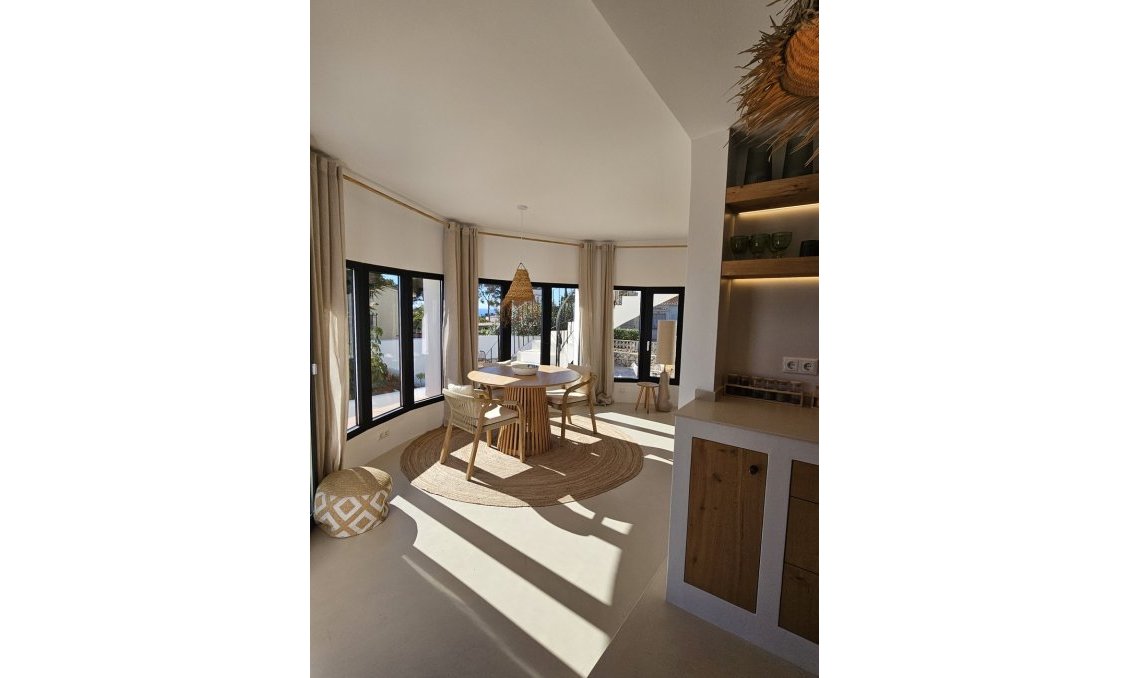 Resale - Villa -
Jávea - Costa Blanca