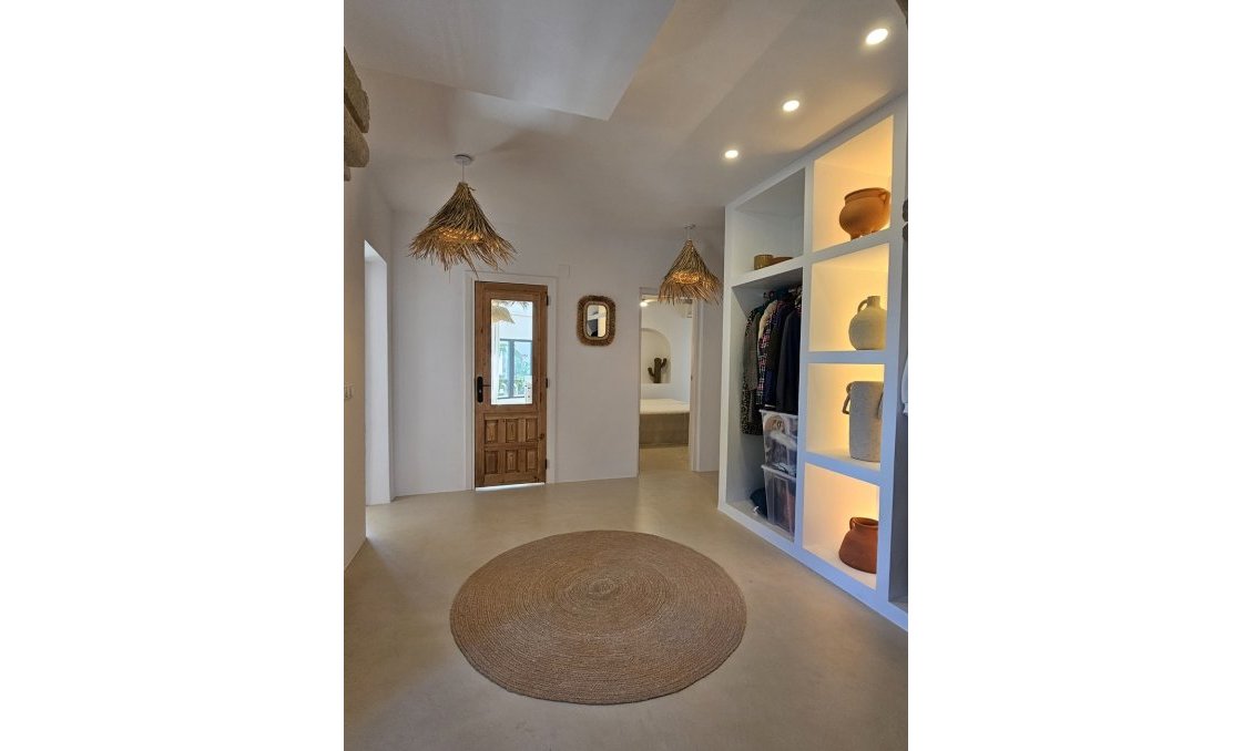 Resale - Villa -
Jávea - Costa Blanca