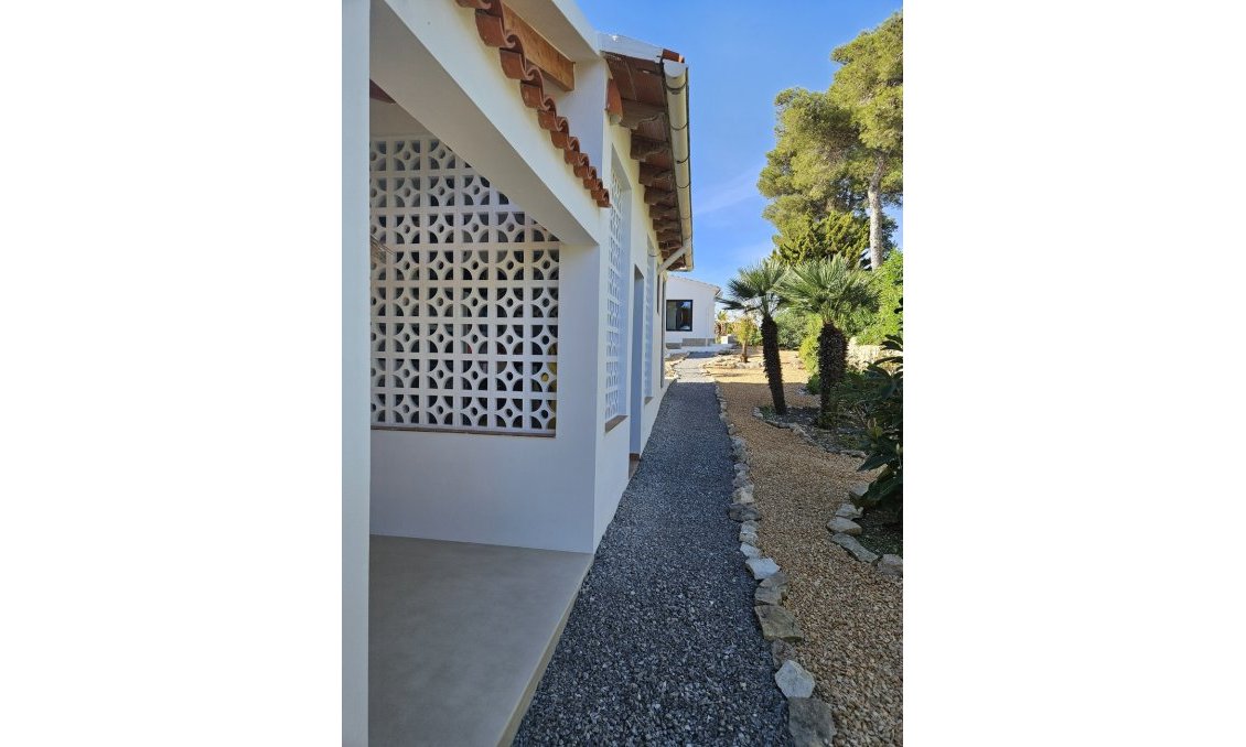 Resale - Villa -
Jávea - Costa Blanca
