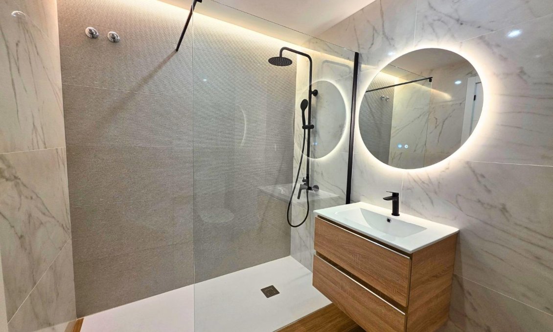 Resale - Town House -
Torrevieja - Aguas Nuevas