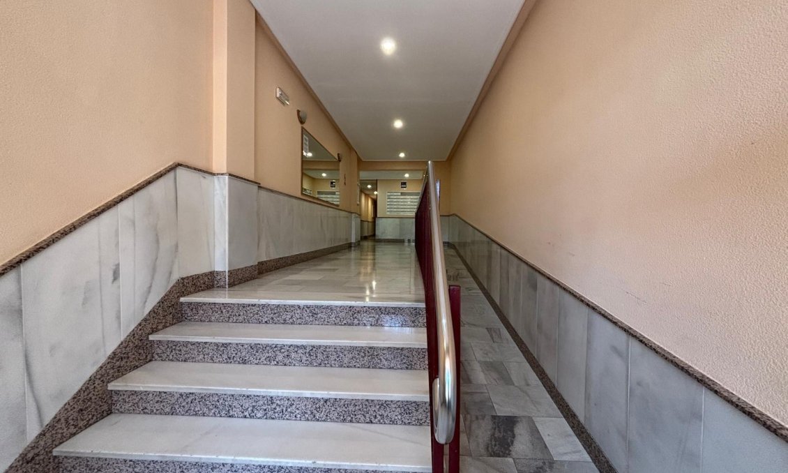 Revente - Appartement -
Torrevieja - Playa del Cura