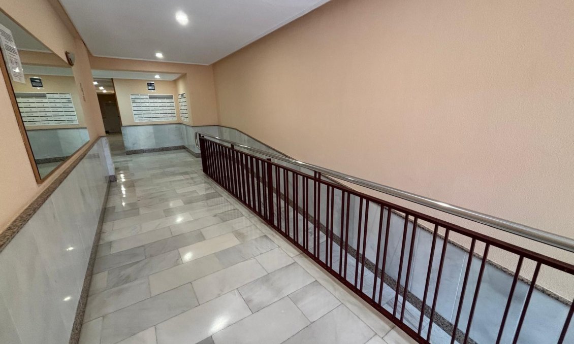 Revente - Appartement -
Torrevieja - Playa del Cura