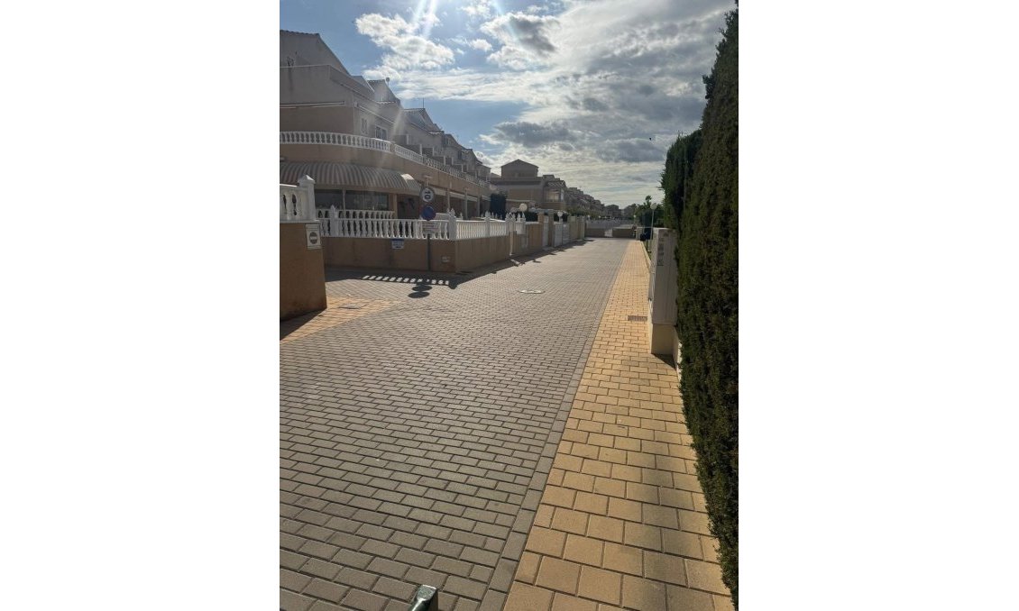 Resale - Duplex -
Torrevieja - Torreblanca