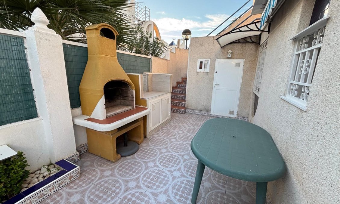 Wiederverkauf - Semi Detached -
Torrevieja - Carrefour