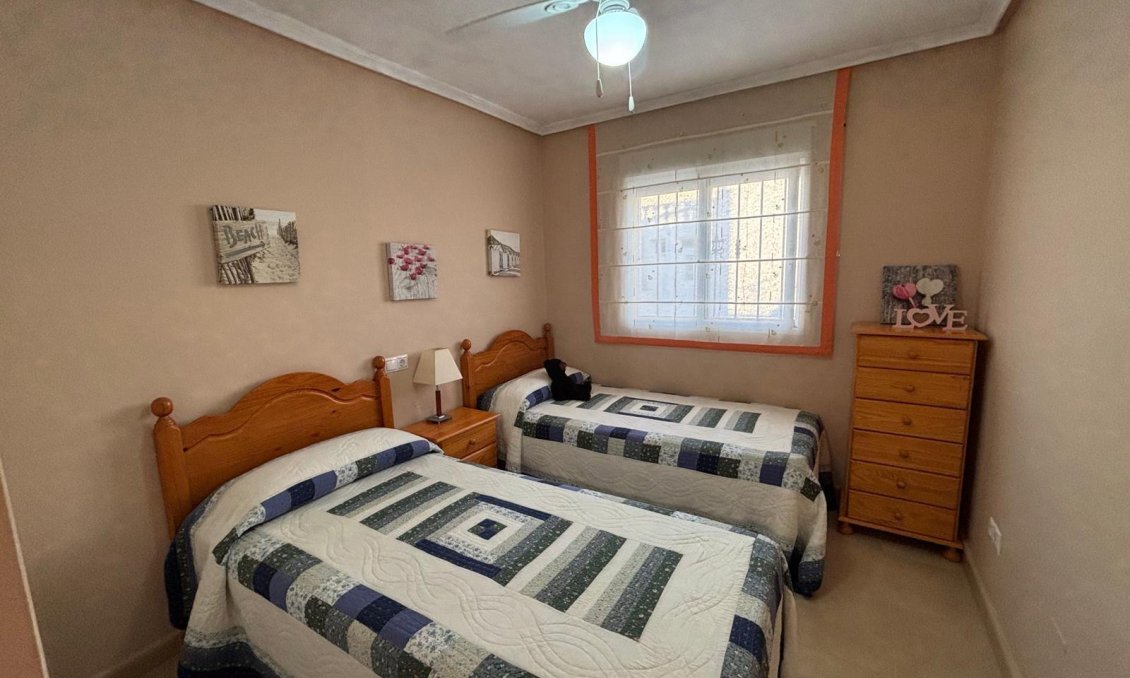 Wiederverkauf - Semi Detached -
Torrevieja - Carrefour