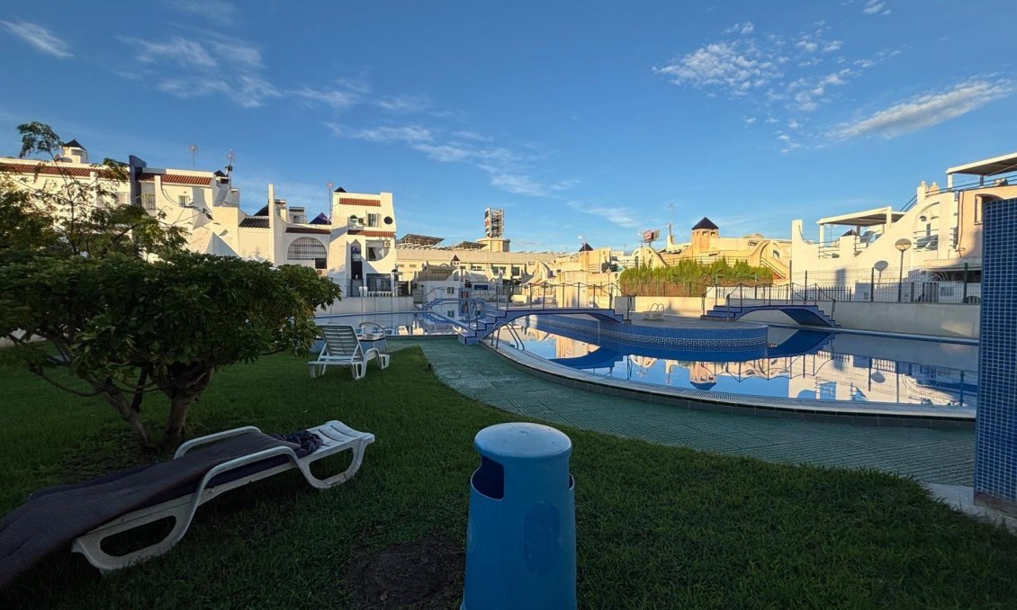 Wiederverkauf - Semi Detached -
Torrevieja - Carrefour