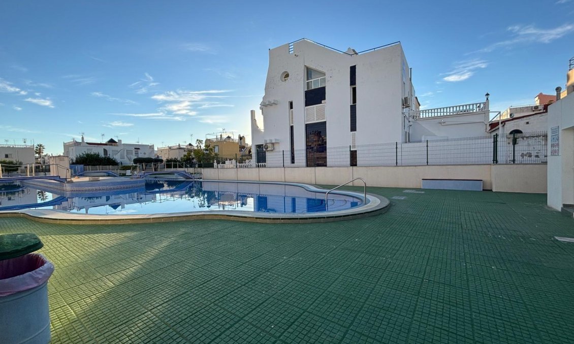 Wiederverkauf - Semi Detached -
Torrevieja - Carrefour