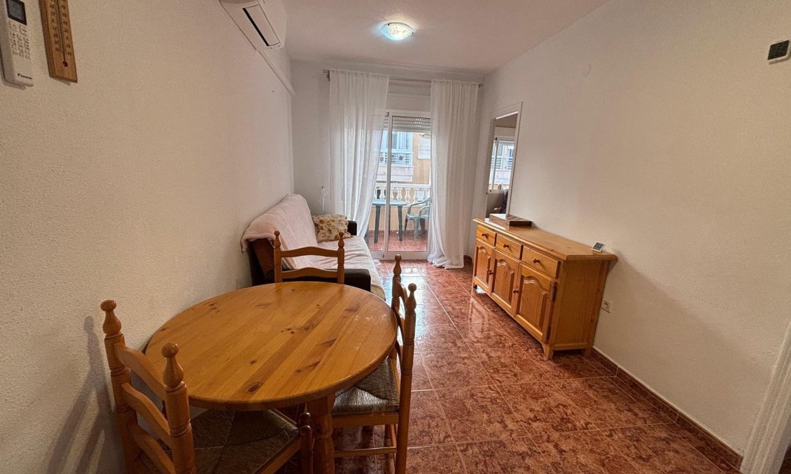 Resale - Apartment -
Torrevieja - Playa del Cura