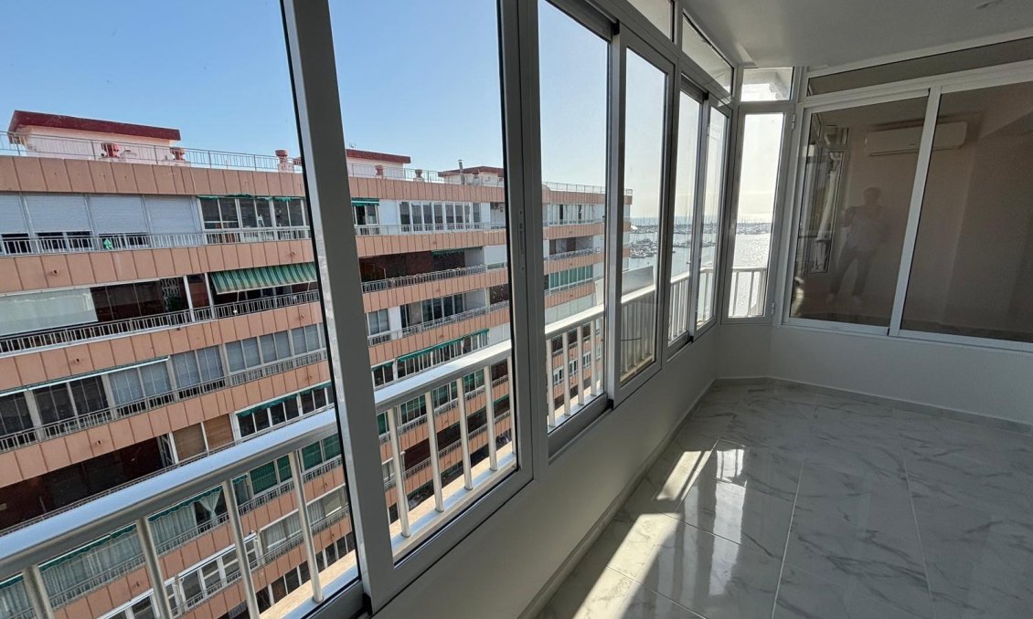 Resale - Penthouse -
Torrevieja - Acequion