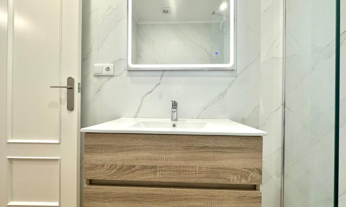 Wiederverkauf - Wohnung -
Torrevieja - La Mata Pueblo