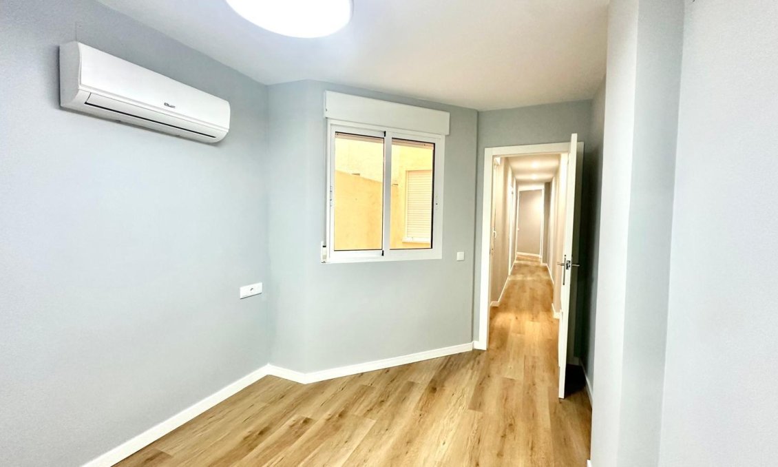 Wiederverkauf - Wohnung -
Torrevieja - La Mata Pueblo