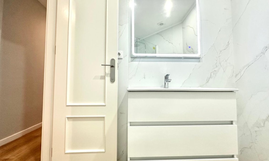 Wiederverkauf - Wohnung -
Torrevieja - La Mata Pueblo