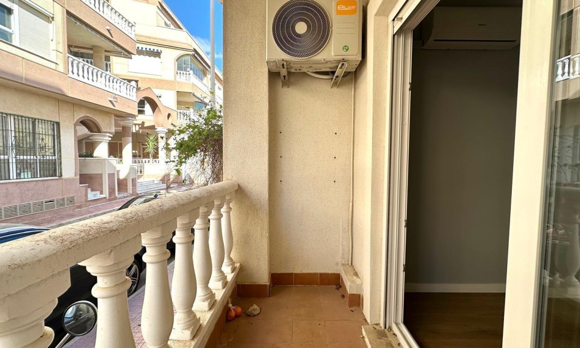 Wiederverkauf - Wohnung -
Torrevieja - La Mata Pueblo