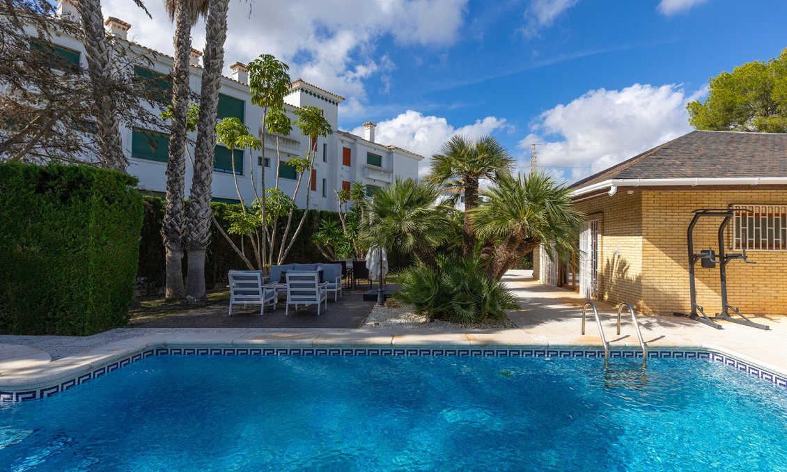 Revente - Villa -
Orihuela Costa - Costa Blanca