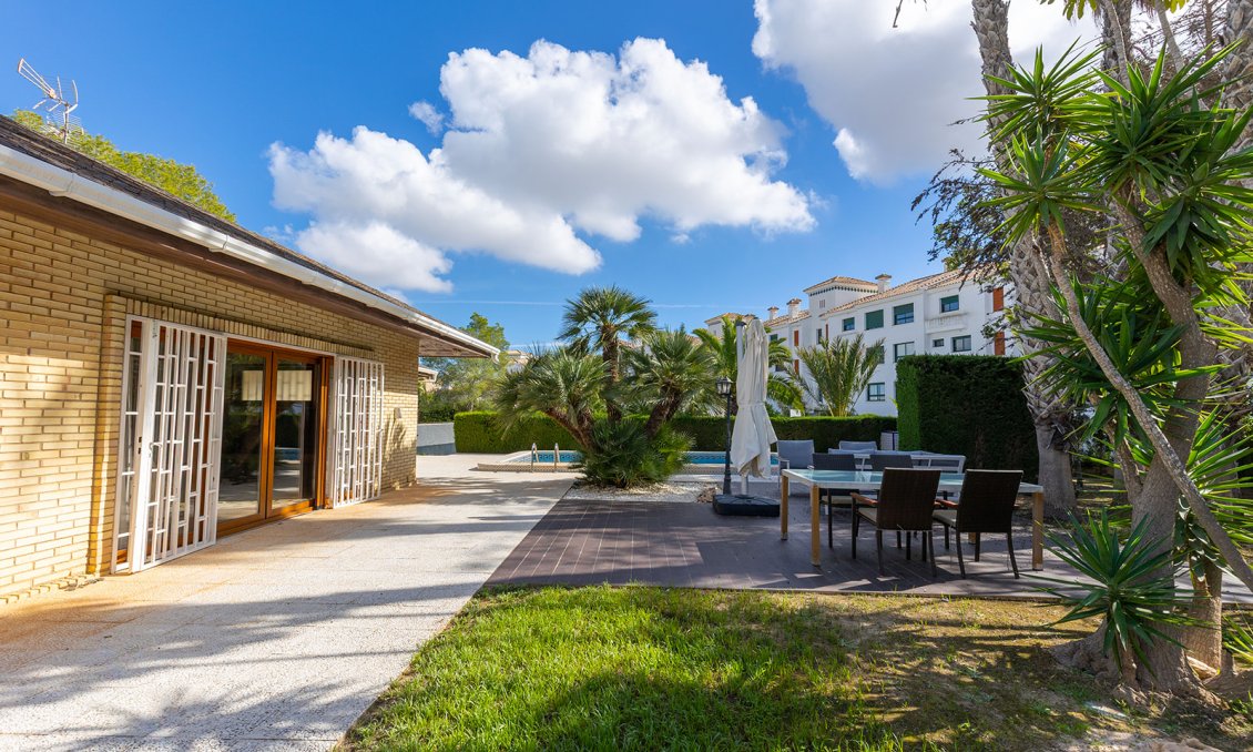 Revente - Villa -
Orihuela Costa - Costa Blanca