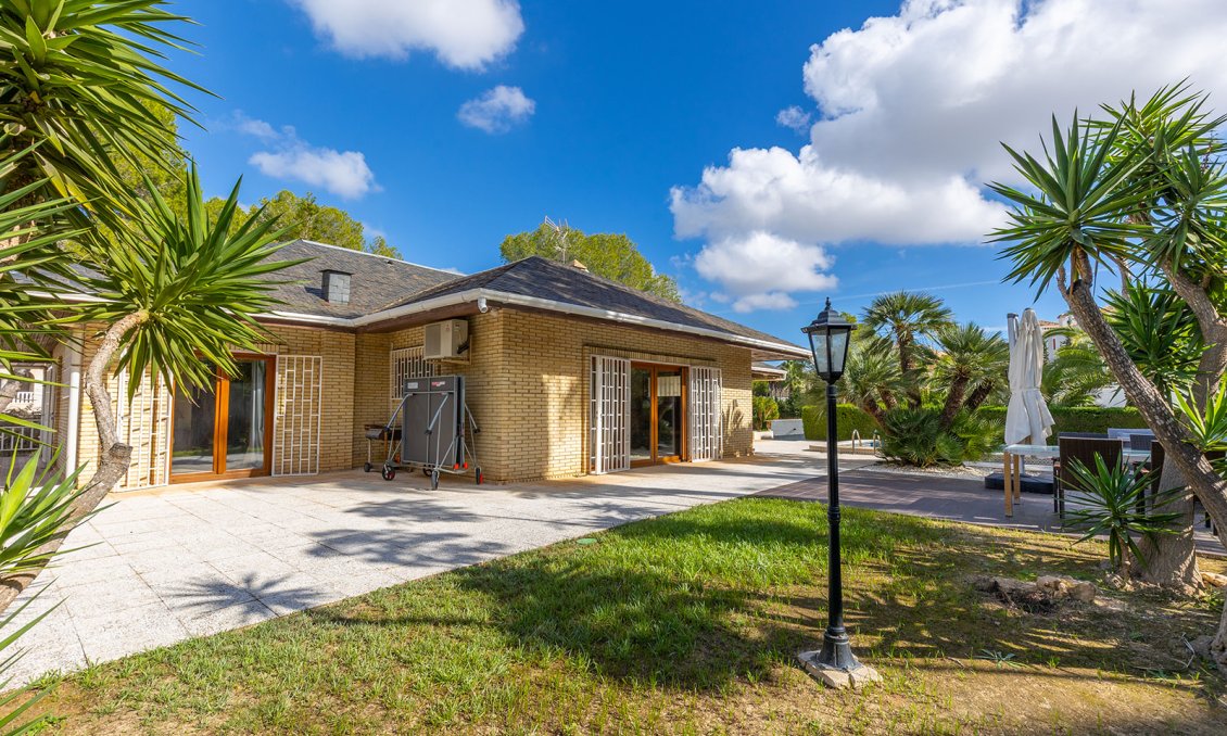 Revente - Villa -
Orihuela Costa - Costa Blanca