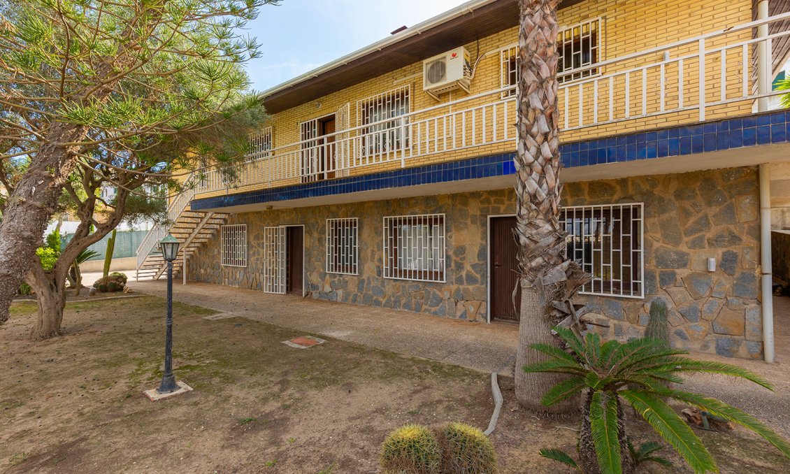 Revente - Villa -
Orihuela Costa - Costa Blanca