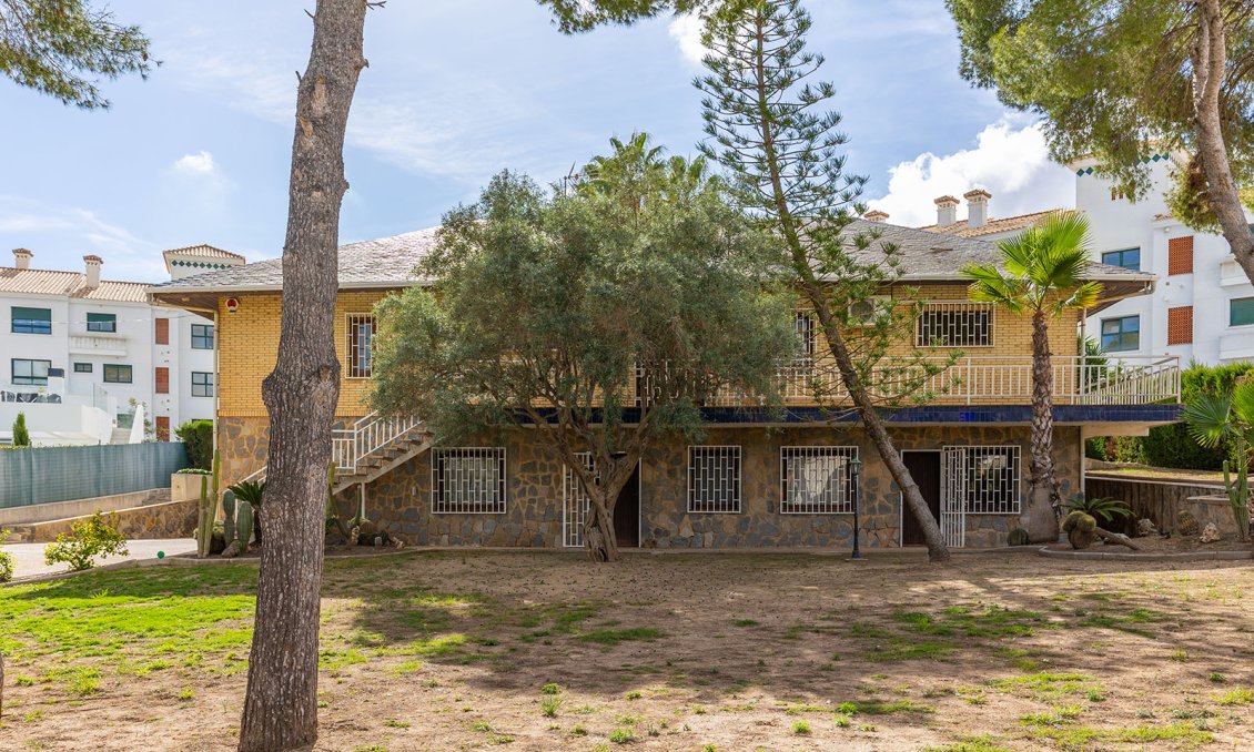 Revente - Villa -
Orihuela Costa - Costa Blanca