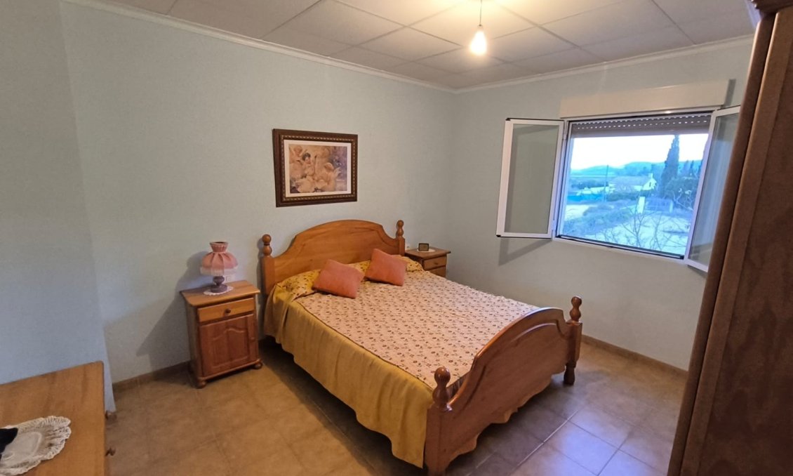 Revente - Villa -
Yecla - Inland