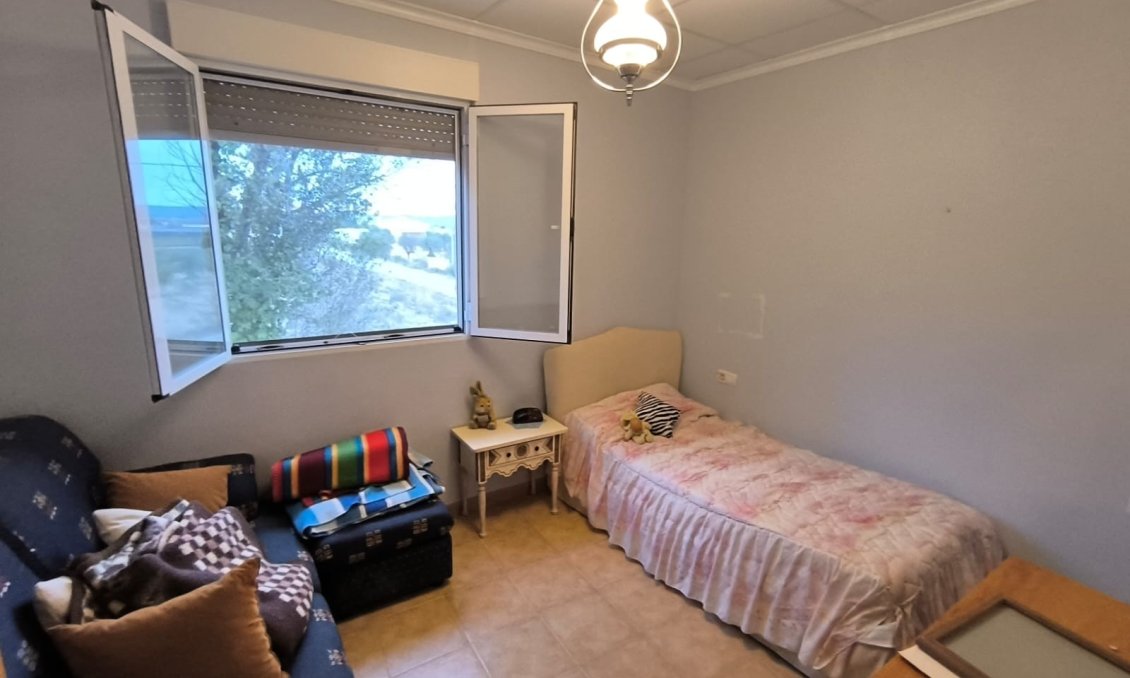 Revente - Villa -
Yecla - Inland