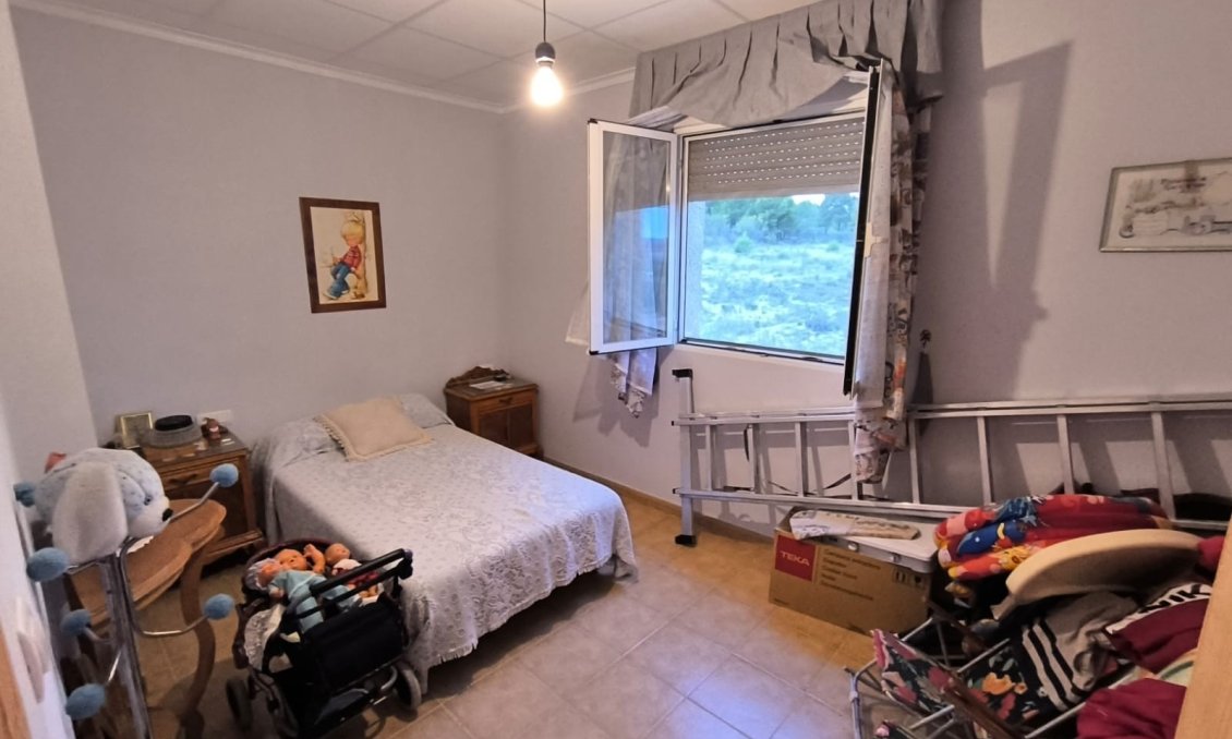 Revente - Villa -
Yecla - Inland