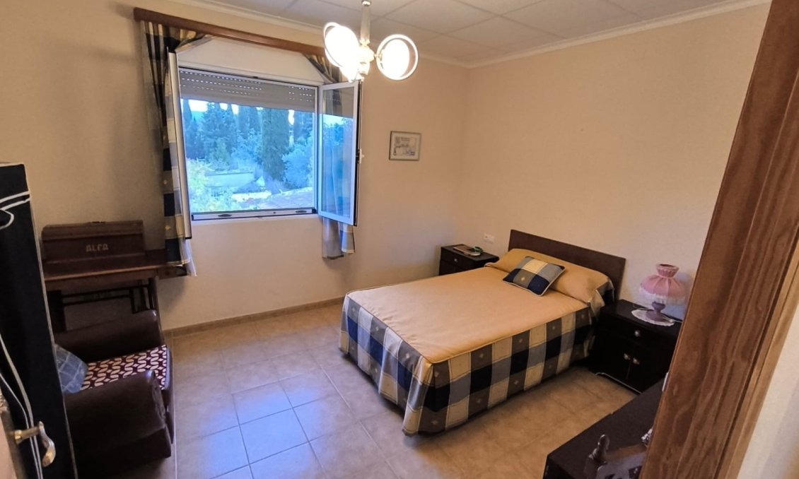 Revente - Villa -
Yecla - Inland