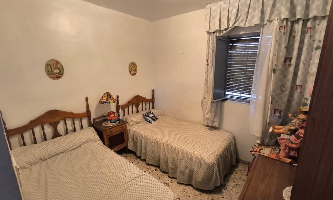 Revente - Villa -
Yecla - Inland