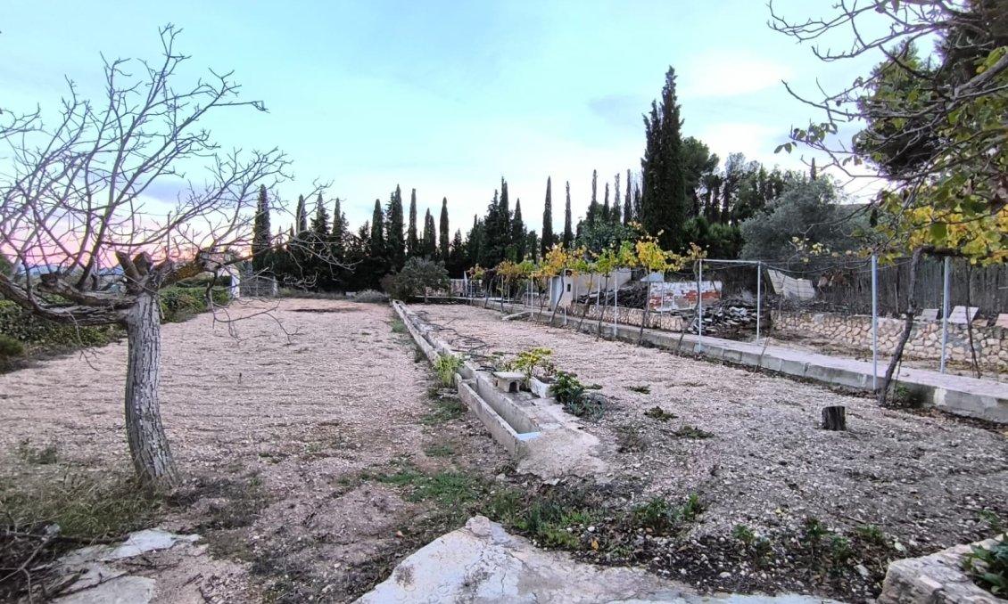 Revente - Villa -
Yecla - Inland