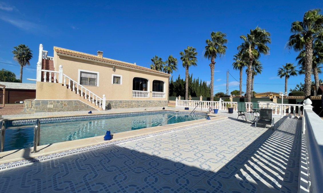 Resale - Villa -
Catral - Costa Blanca