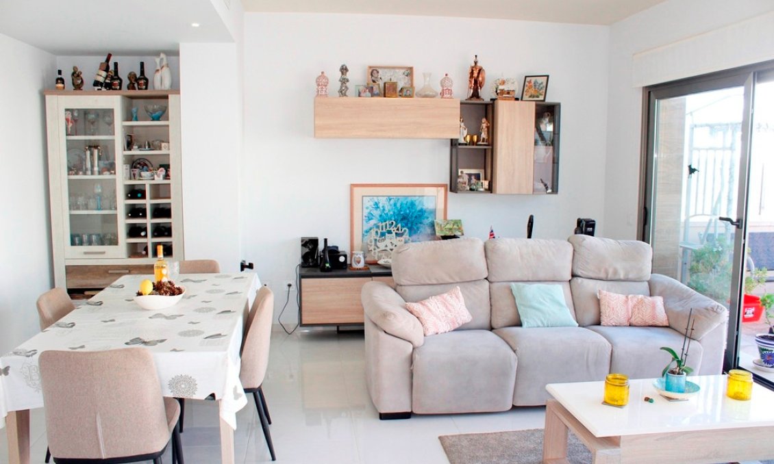 Használt Ingatlanok - Villa -
San Miguel de Salinas - Inland