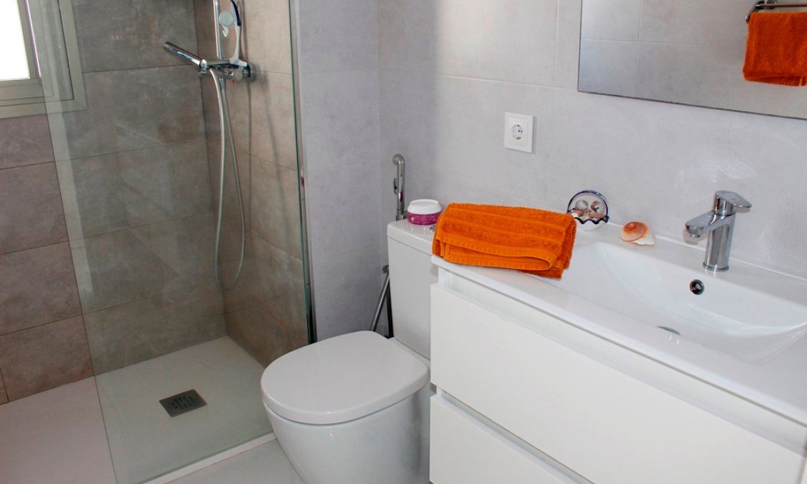 Használt Ingatlanok - Villa -
San Miguel de Salinas - Inland