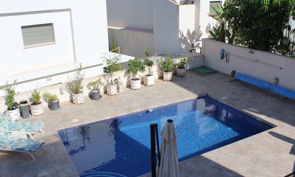 Használt Ingatlanok - Villa -
San Miguel de Salinas - Inland