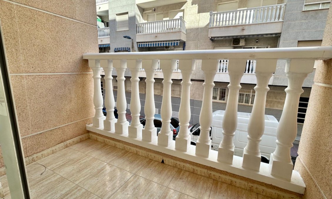 Resale - Apartment -
Torrevieja - Estacion De Autobuses